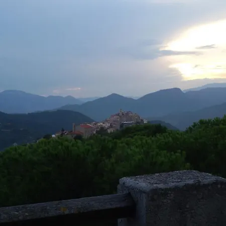 Il Piccolo Giardino Tatil Evi Perinaldo